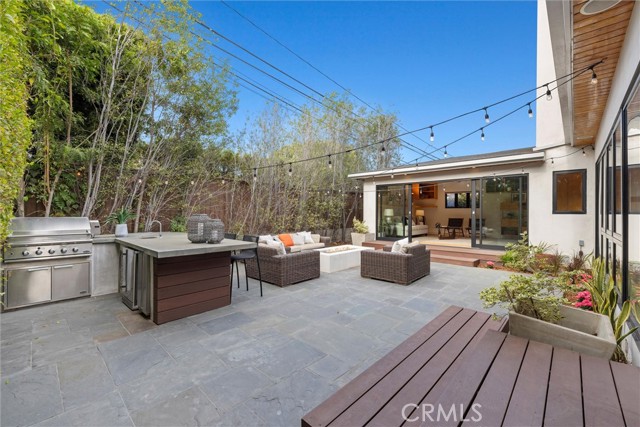 Detail Gallery Image 18 of 51 For 1635 19th St, Manhattan Beach,  CA 90266 - 6 Beds | 4 Baths