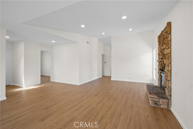 9451 Harcourt Circle, Huntington Beach CA: https://media.crmls.org/medias/25e942f4-1bc8-4cce-bf57-14a4f9cbf157.jpg