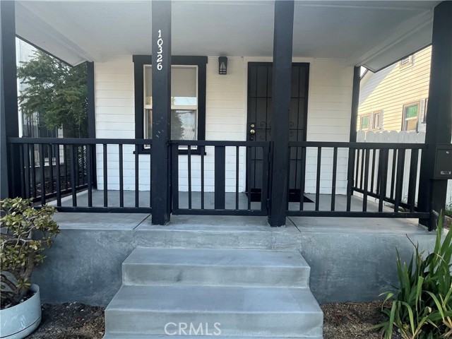 Detail Gallery Image 2 of 13 For 10326 Plainview Ave, Tujunga,  CA 91042 - 2 Beds | 1 Baths