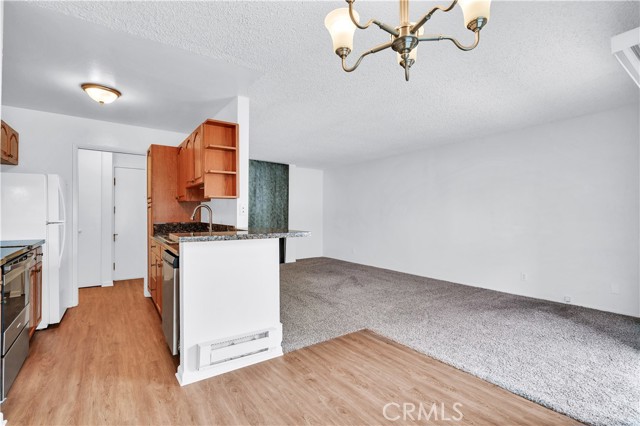 8635 Falmouth Avenue, Playa del Rey CA: https://media.crmls.org/medias/25ea407c-67ce-4e6a-a818-2041fa81bbe1.jpg