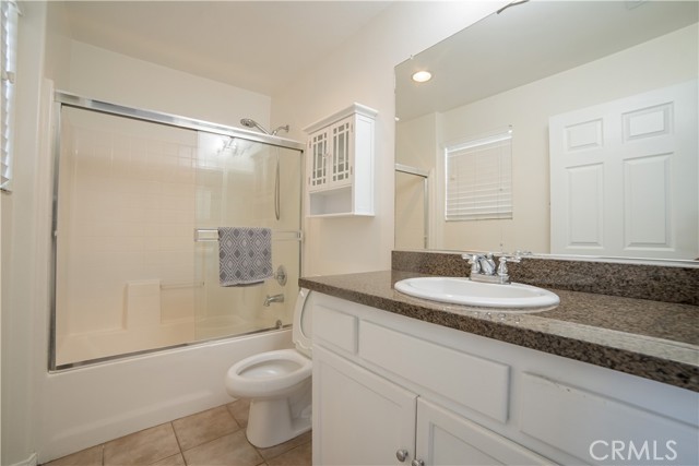 Detail Gallery Image 21 of 27 For 14554 Kittridge St, Van Nuys,  CA 91405 - 3 Beds | 3 Baths
