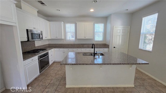 Detail Gallery Image 6 of 25 For 2915 E via Terrano, Ontario,  CA 91764 - 3 Beds | 2/1 Baths