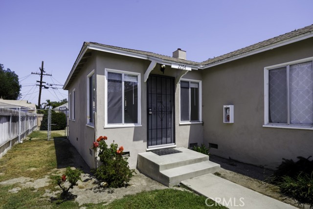 2292 Euclid Avenue, Long Beach CA: https://media.crmls.org/medias/25ebe22b-6f6d-456f-9add-50a2c0666883.jpg