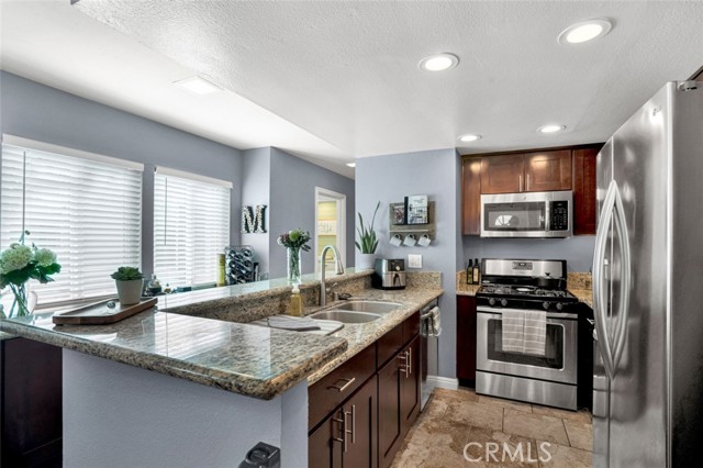 Detail Gallery Image 10 of 32 For 6223 Newhaven Ct #122, Yorba Linda,  CA 92887 - 2 Beds | 2 Baths
