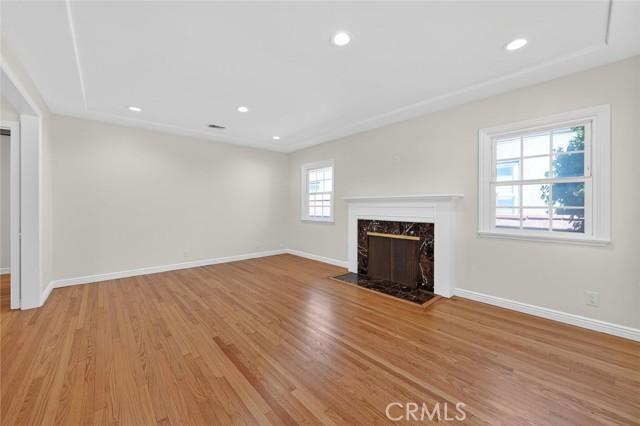 Detail Gallery Image 3 of 29 For 1641 N Catalina, Burbank,  CA 91505 - 3 Beds | 2 Baths