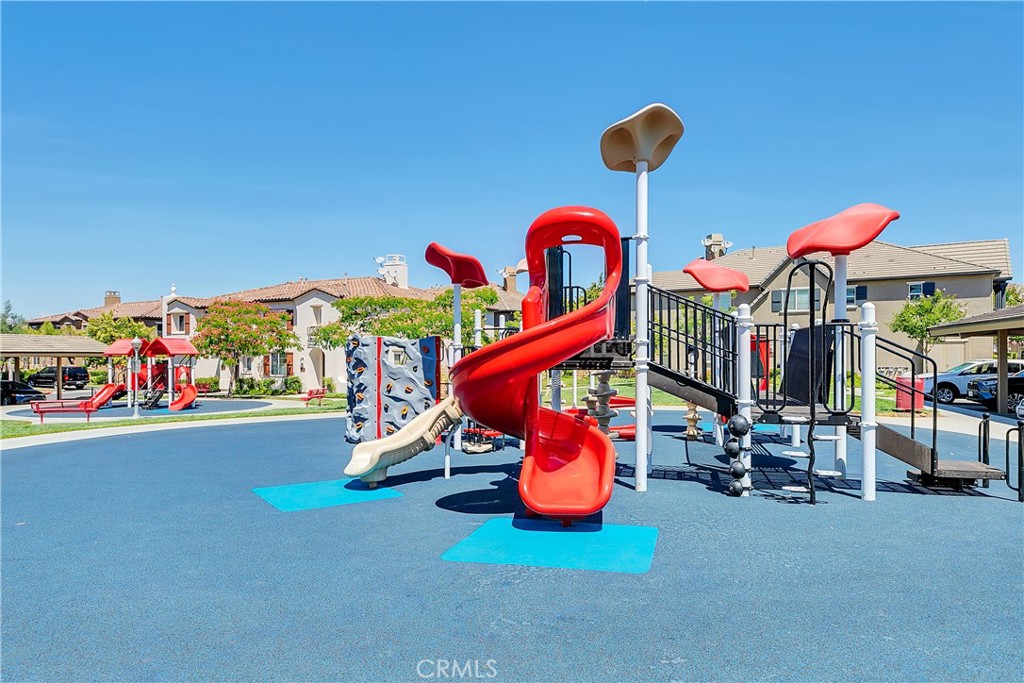 https://media.crmls.org/medias/25ed9a6c-dcf5-47df-a723-32a6db448a99.jpg?preset=X-Large