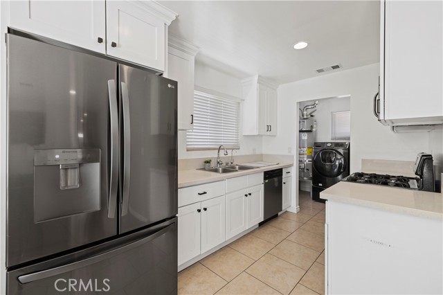 Detail Gallery Image 13 of 44 For 45423 Sancroft Ave, Lancaster,  CA 93535 - 4 Beds | 2 Baths