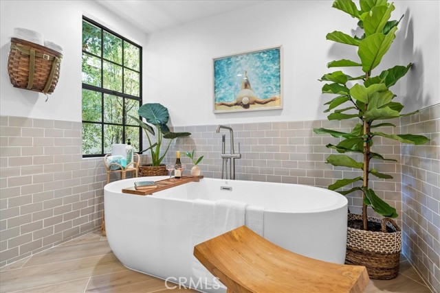 2209 Valley Drive, Manhattan Beach, California 90266, 4 Bedrooms Bedrooms, ,2 BathroomsBathrooms,Residential,Sold,Valley,SB22159548