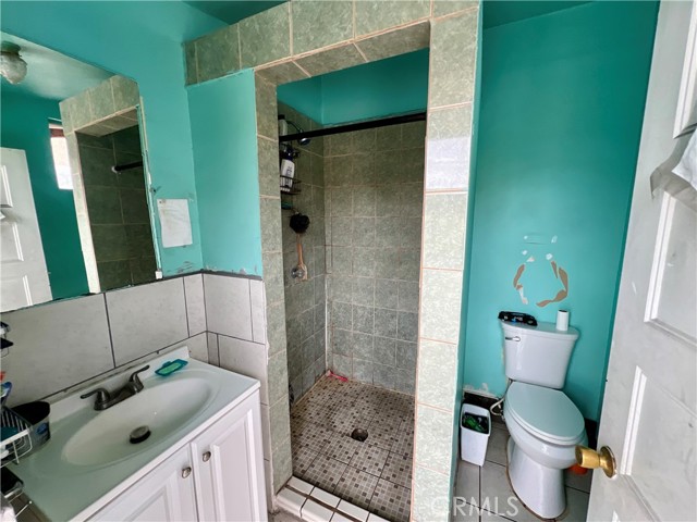 Detail Gallery Image 23 of 28 For 5852 S Olive St, Los Angeles,  CA 90003 - 4 Beds | 3 Baths