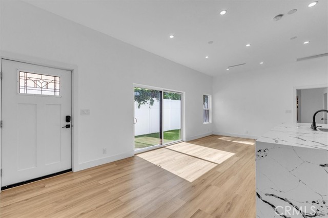 Detail Gallery Image 2 of 26 For 22716 Schoolcraft St, West Hills,  CA 91307 - 2 Beds | 2 Baths