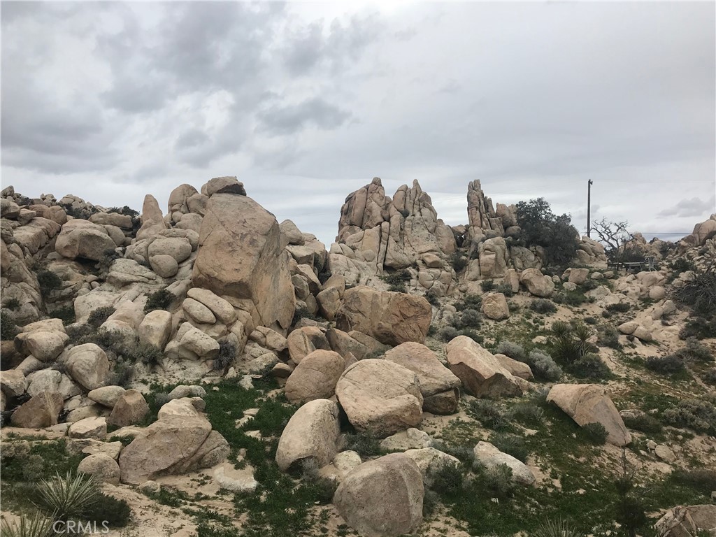 https://media.crmls.org/medias/25ee775a-446f-4166-b573-f9e299ac30c3.jpg?preset=X-Large