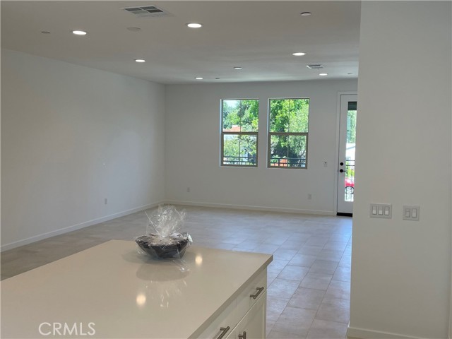 1403 N Indian Hill, Claremont CA: https://media.crmls.org/medias/25eed67d-175d-467d-a99b-b070a6164344.jpg