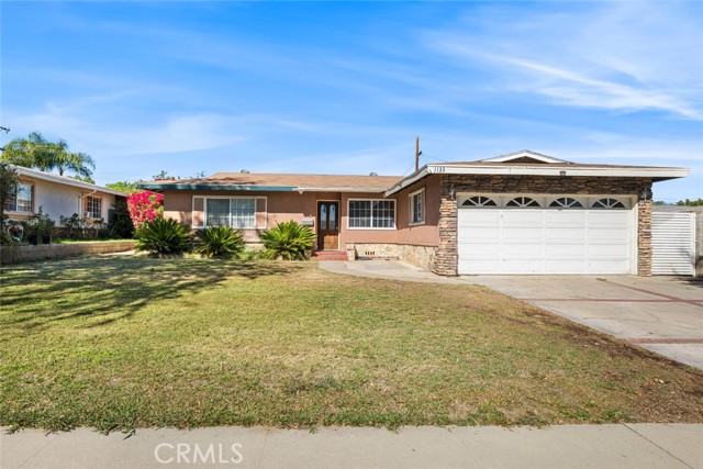 Detail Gallery Image 1 of 29 For 1133 Redwood St, Corona,  CA 92879 - 3 Beds | 2 Baths