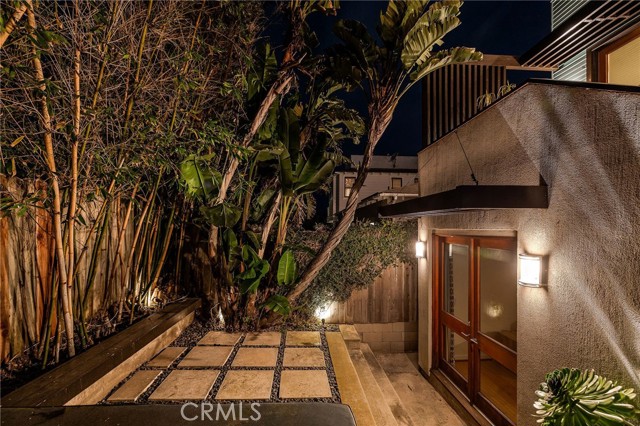 1204 19th Street, Hermosa Beach, California 90254, 3 Bedrooms Bedrooms, ,2 BathroomsBathrooms,Residential,Sold,19th,SB25046452
