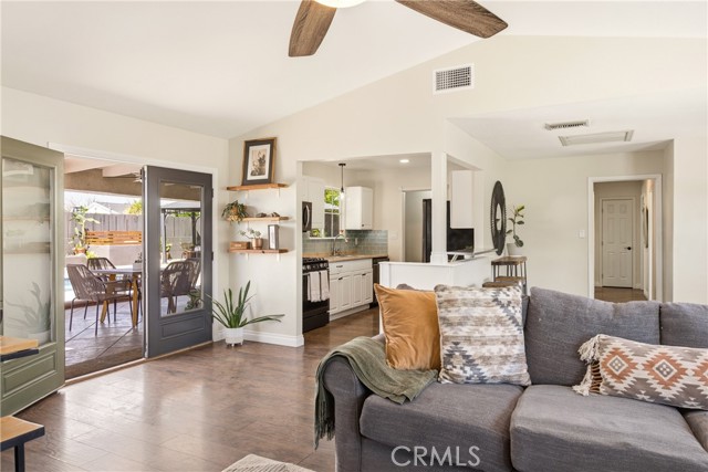 Detail Gallery Image 28 of 29 For 2041 Lupin St, Simi Valley,  CA 93065 - 3 Beds | 2 Baths