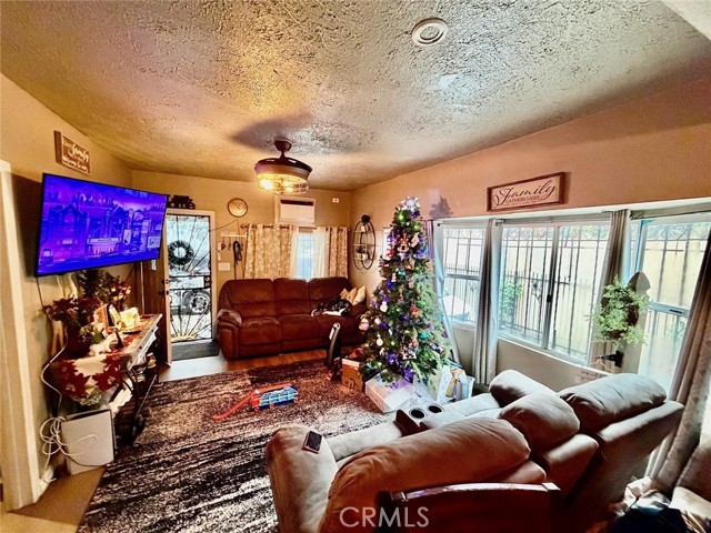 Detail Gallery Image 3 of 28 For 1454 E 50th, Los Angeles,  CA 90011 - – Beds | – Baths