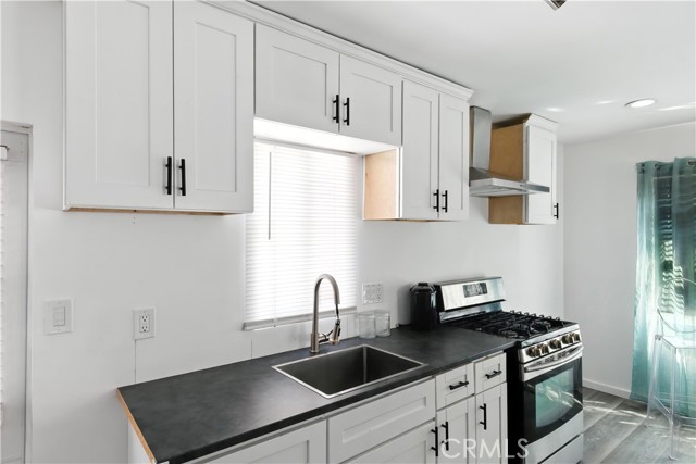 Detail Gallery Image 6 of 14 For 1900 Artesia Blvd #4,  Torrance,  CA 90504 - 2 Beds | 1 Baths