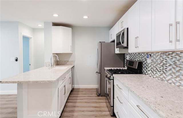 Detail Gallery Image 3 of 35 For 4727 W 147th St #114,  Lawndale,  CA 90260 - 2 Beds | 2 Baths