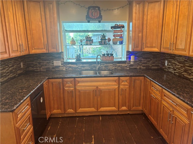 Beautiful upgraded kitchen!