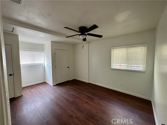 1013 Glacier, Barstow CA: https://media.crmls.org/medias/25f41fdc-1564-4f3d-aa3f-073f97d0860b.jpg