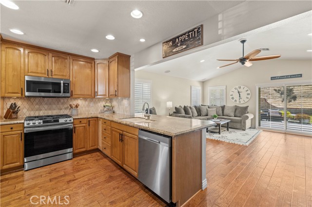 28631 Winterdale Drive, Canyon Country CA: https://media.crmls.org/medias/25f4be35-606f-41e3-acc4-332fbdcb8ed4.jpg