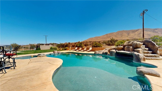 Detail Gallery Image 4 of 75 For Address Is Not Disclosed, Apple Valley,  CA 92308 - 5 Beds | 3/1 Baths