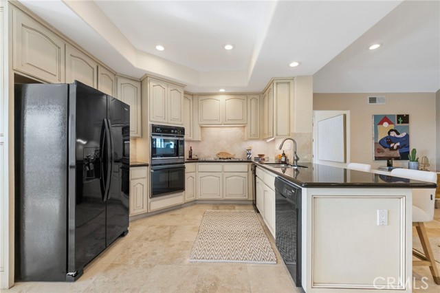 Detail Gallery Image 17 of 44 For 6230 Napoli Ct, Long Beach,  CA 90803 - 4 Beds | 4 Baths