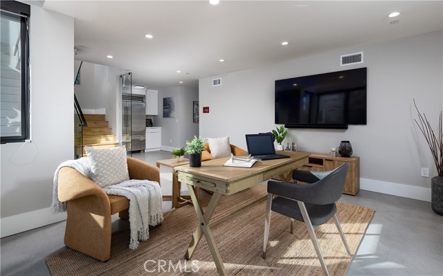 Detail Gallery Image 5 of 35 For 502 W Balboa Blvd, Newport Beach,  CA 92661 - 3 Beds | 3/1 Baths