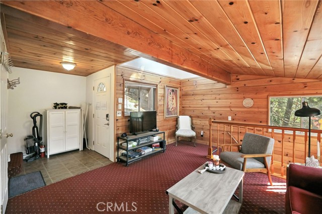 782 Virginia Court, Lake Arrowhead CA: https://media.crmls.org/medias/25f71588-7a33-4dba-b607-06dc2d3eda6c.jpg