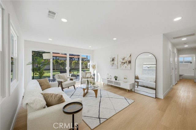 Detail Gallery Image 11 of 29 For 1316 W Beacon Ave, Anaheim,  CA 92802 - 4 Beds | 2 Baths