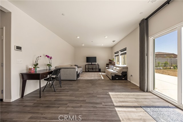 Detail Gallery Image 4 of 31 For 28480 Cosmos Dr, Winchester,  CA 92596 - 4 Beds | 3 Baths