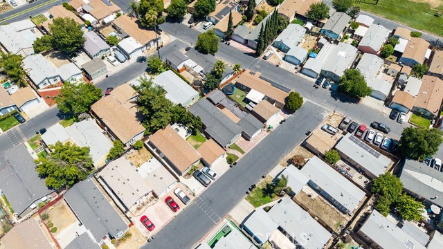 700 E Washington Street, Colton CA: https://media.crmls.org/medias/25f7eb3f-5a24-475c-b9fd-921383bb3455.jpg