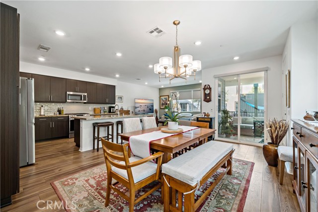 15210 Horizon Street, Fontana CA: https://media.crmls.org/medias/25f84473-b3b8-4afa-8f59-e78ec61ded58.jpg