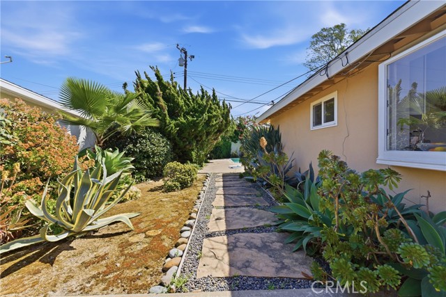 Detail Gallery Image 33 of 42 For 3030 Samoa, Costa Mesa,  CA 92626 - 4 Beds | 3 Baths