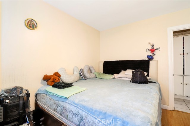 7545 White Oak Avenue, Reseda CA: https://media.crmls.org/medias/25f97d6e-2342-4130-ad99-9eff022f6faa.jpg