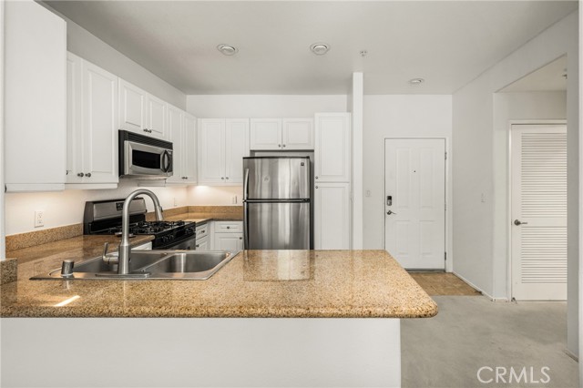 Detail Gallery Image 8 of 27 For 3202 Watermarke, Irvine,  CA 92612 - 1 Beds | 1 Baths