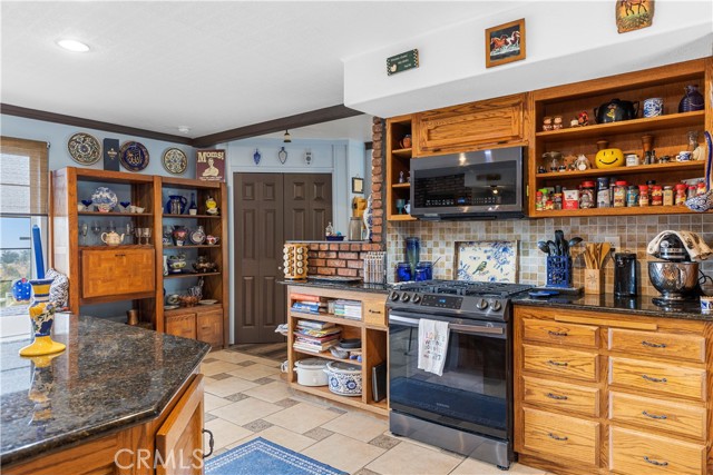 Detail Gallery Image 17 of 50 For 24601 Deertrail Dr, Tehachapi,  CA 93561 - 5 Beds | 4 Baths