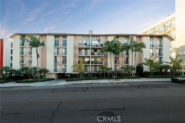 555 Esplanade, Redondo Beach, California 90277, 2 Bedrooms Bedrooms, ,1 BathroomBathrooms,Residential,For Sale,Esplanade,SB24244852