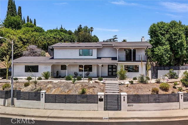 Detail Gallery Image 2 of 36 For 20351 Alerion Pl, Woodland Hills,  CA 91364 - 4 Beds | 2/1 Baths