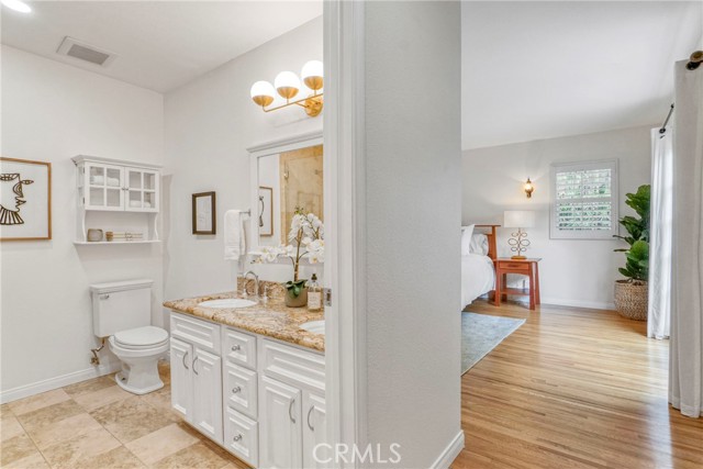 4299 Bakman Avenue, Studio City CA: https://media.crmls.org/medias/25fb93aa-4915-47b7-8767-ac8f6ebee48a.jpg