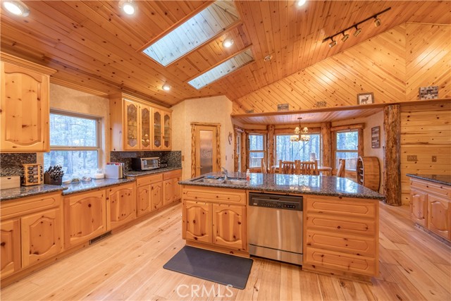 Image 11 of 50 For 1901 State Court