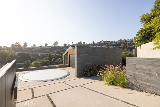 1000 Oriole Drive, Laguna Beach CA: https://media.crmls.org/medias/25fbbfec-8517-450b-aa8f-75947966647b.jpg