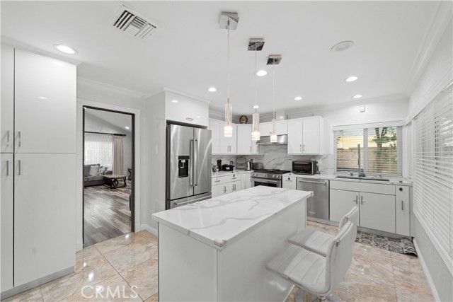 25515 Novela Way, Valencia CA: https://media.crmls.org/medias/25fc107d-8444-4988-b7d1-2c821a5d6339.jpg