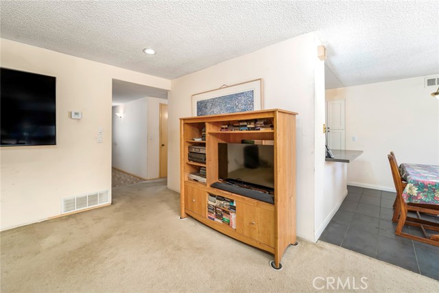 Detail Gallery Image 10 of 27 For 11503 Walcroft St, Lakewood,  CA 90715 - 4 Beds | 2 Baths