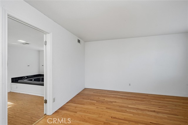 Image 17 of 48 For 6963 Panoramic