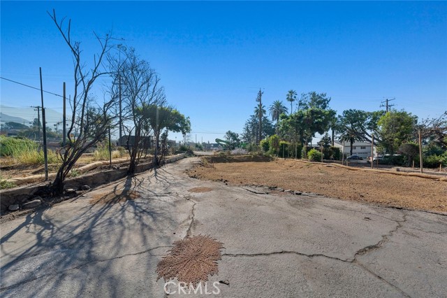 2441 El Molino Avenue, Altadena CA: https://media.crmls.org/medias/25fff744-e674-4214-b623-9528b4e0cdcd.jpg