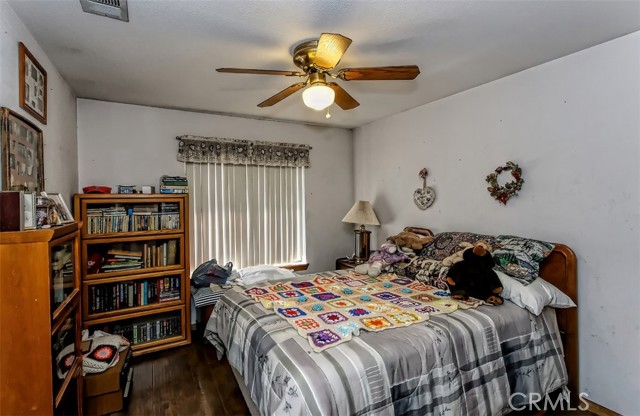 Detail Gallery Image 16 of 35 For 18678 Main St, Hesperia,  CA 92345 - 3 Beds | 2 Baths