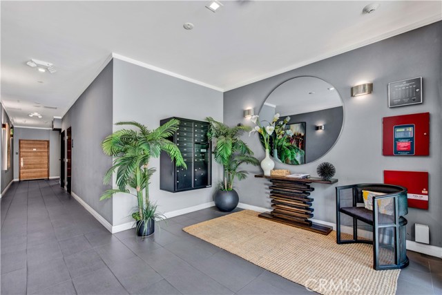 Detail Gallery Image 17 of 35 For 132 N Swall Dr #201,  Los Angeles,  CA 90048 - 2 Beds | 2 Baths