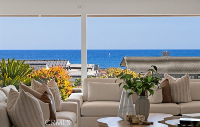 4521 Orrington Road, Corona del Mar CA: https://media.crmls.org/medias/260149fc-9133-4cec-ba73-a9f6284c90e3.jpg