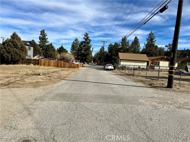 Detail Gallery Image 13 of 13 For 2 Hemlock Ln, Big Bear City,  CA 92314 - – Beds | – Baths